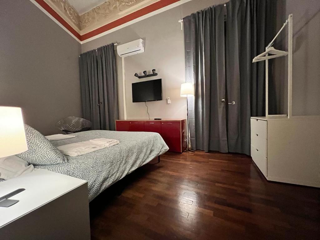 38,velasquez Palermo